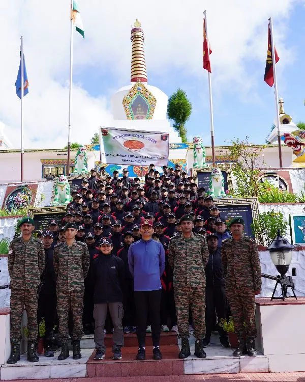 Students and military instructors on educational trip